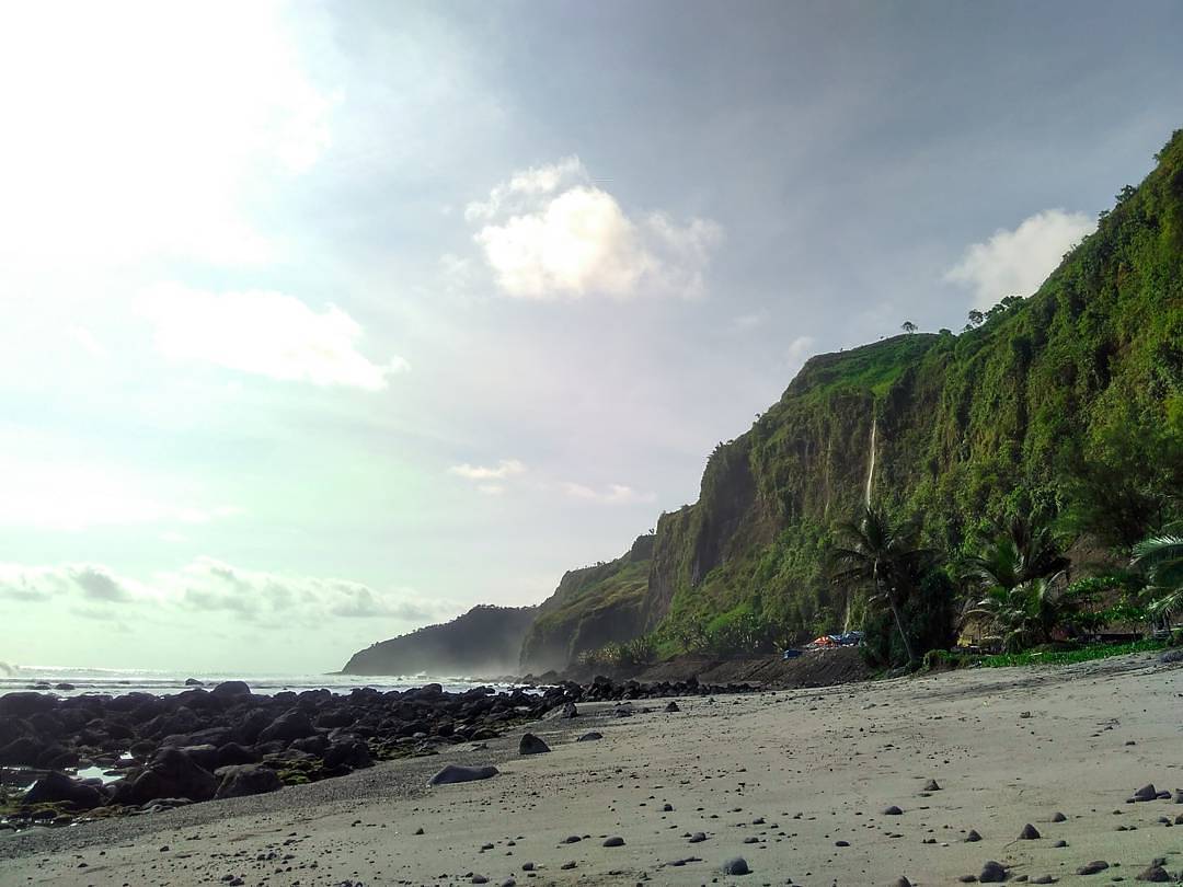 Paling Hits 30 Gambar Pemandangan Hujan Turun Foto 